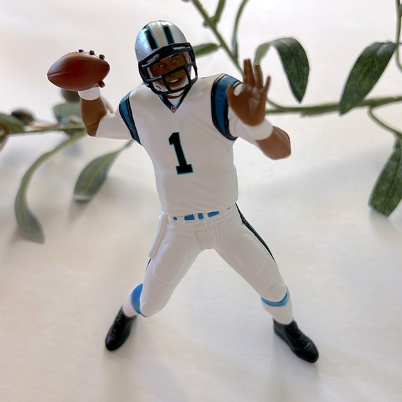 Hallmark Keepsake Ornament Collector’s Series Cam Newton Football Legends - Picture 9 of 10